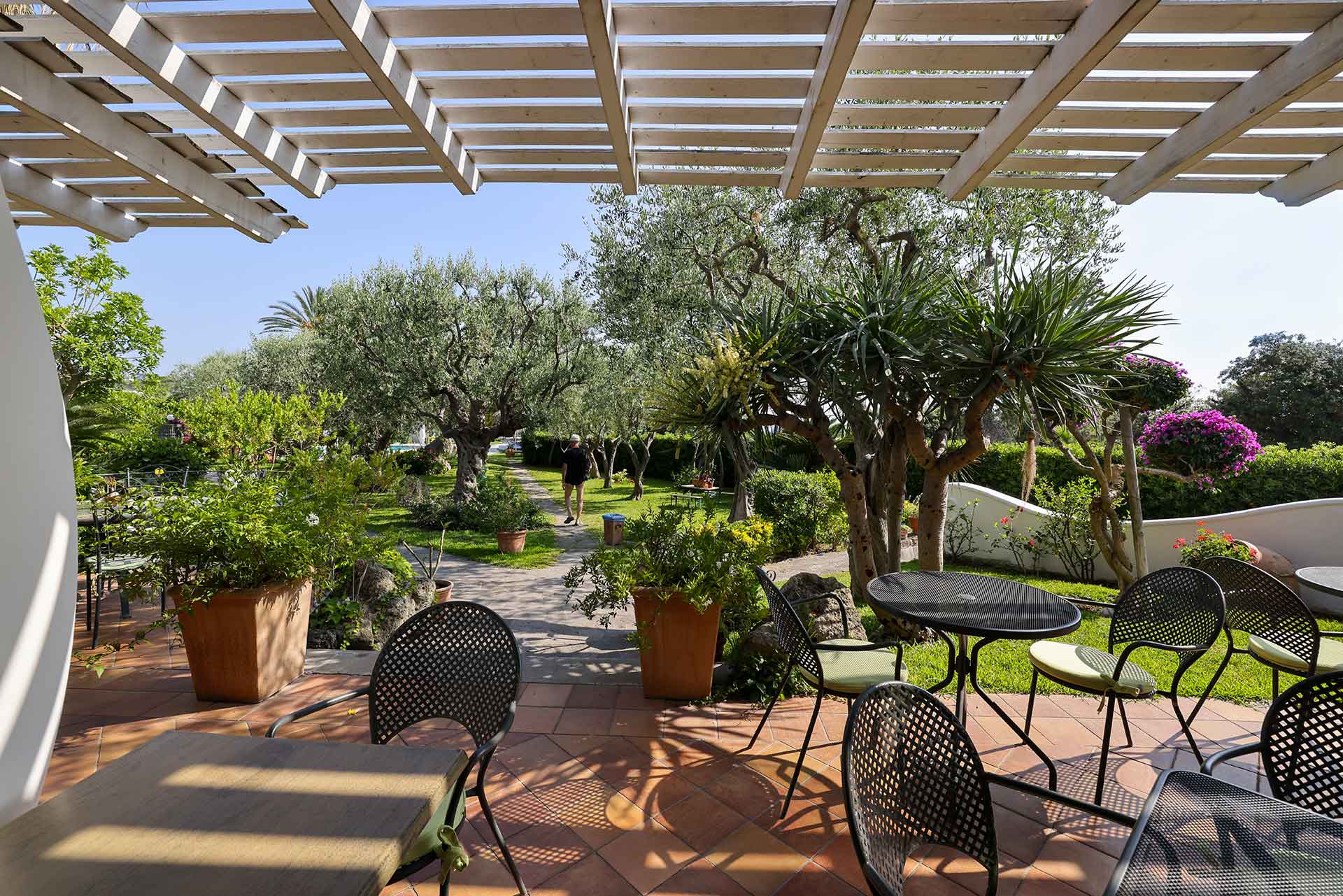 boutique-hotel-ideal-giardini-e-piscine-003