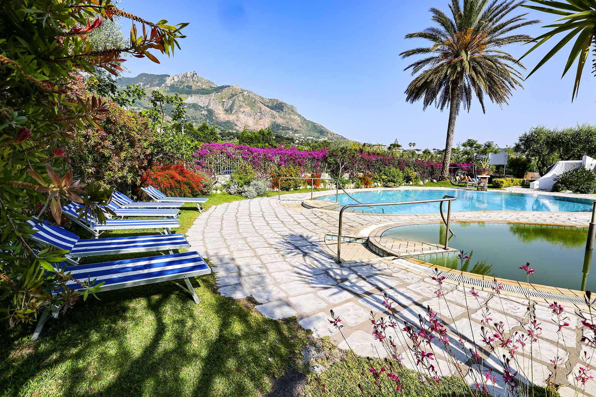 boutique-hotel-ideal-giardini-e-piscine-011