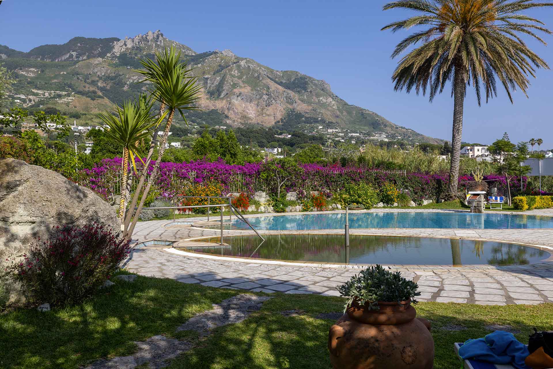 boutique-hotel-ideal-giardini-e-piscine-012