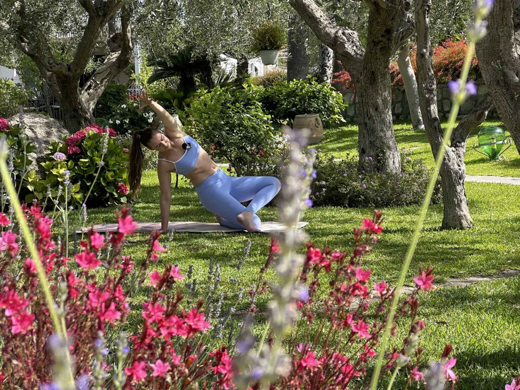 hotel-ideal-giardini-e-piscine-yoga-001